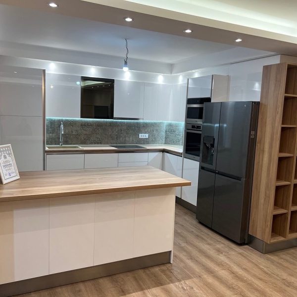 068E2AE3-513D-4545-BA03-B3370E05F9F7